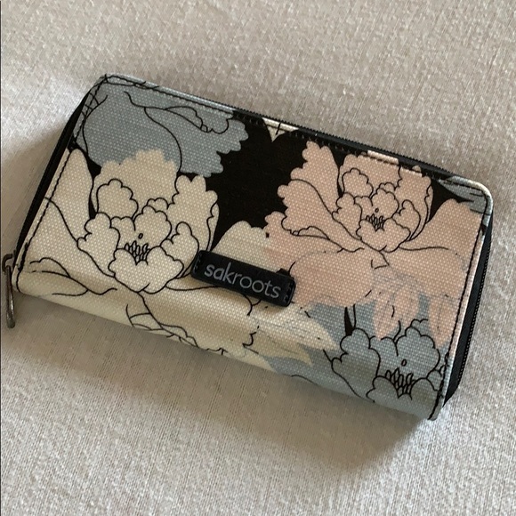 Sakroots Handbags - 💥2 for $20 SAKROOTS Peony Flower Power Wallet